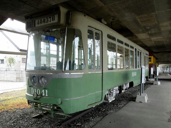 鋼製2軸ボギー内燃客車 D1040形（D1041）