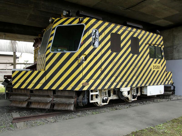 ブルーム式2軸内燃除雪車 DSB形（DSB1）