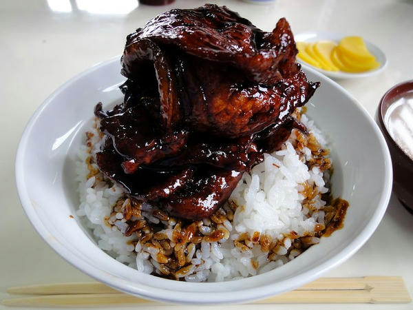 豚丼肉盛 900円