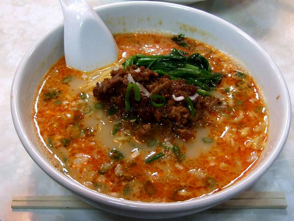 担々麺 730円