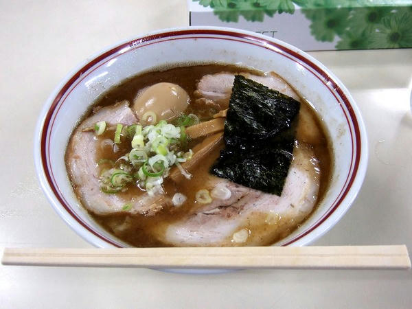 つるやらー麺 900円