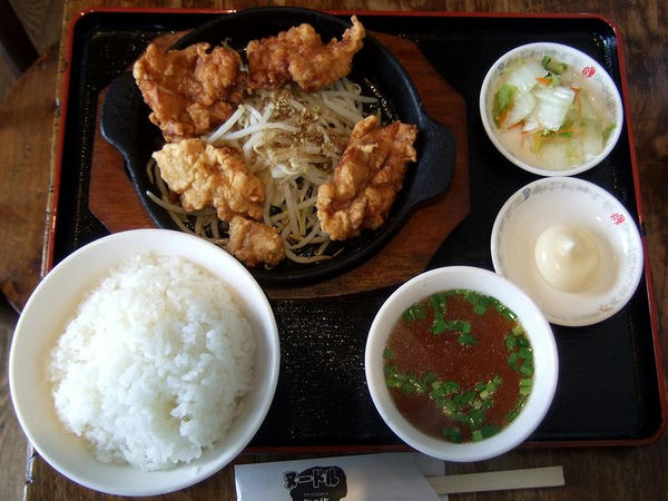 唐揚げ定食 557円