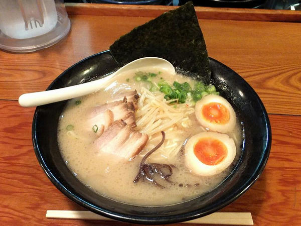 特頭らーめん 900円