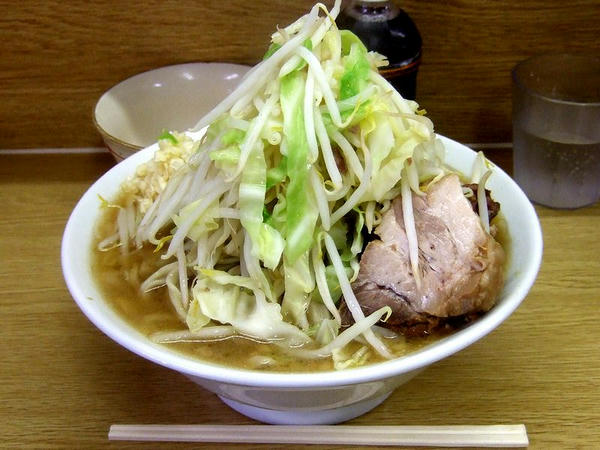 大ラーメン（ニンニク） 750円 ＋ 生たまご 50円