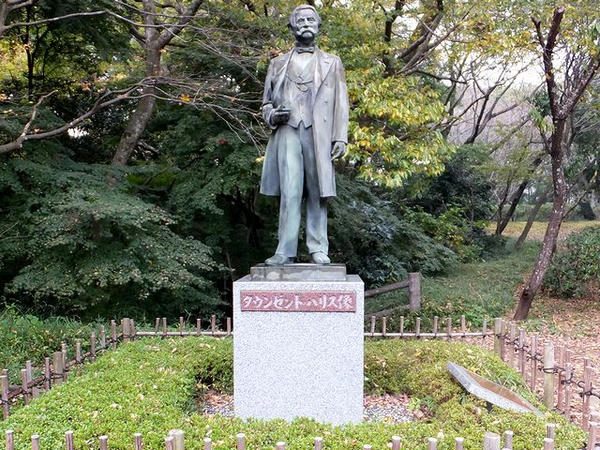 タウンゼント・ハリス像