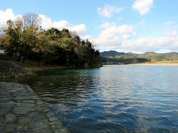 肱川
