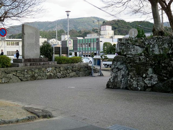 櫓下御門（二の丸大手門）跡