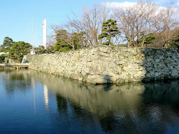 堀と石垣（下乗門付近）