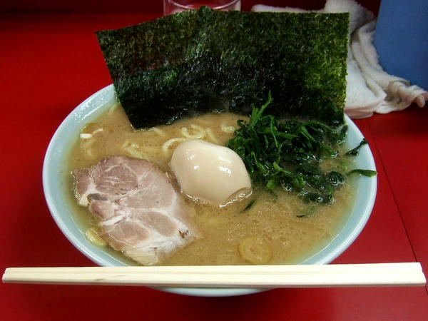 ラーメン 600円 ＋ 味付玉子 100円