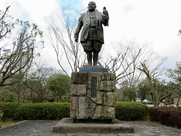 徳川家康公の像