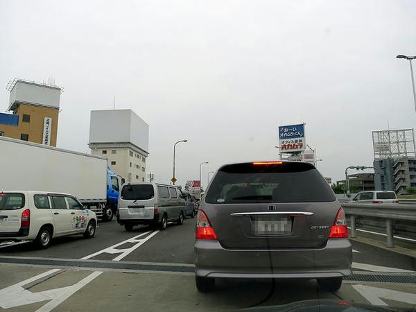 と思ったら激しく渋滞中