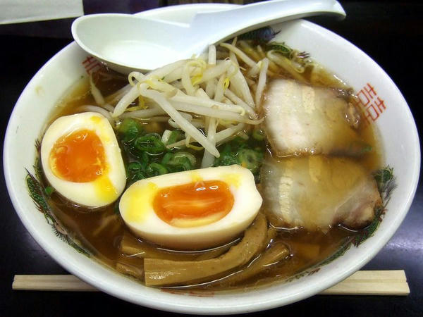 醤油ラーメン 600円 ＋ 味付ゆでたまご 50円（半個分はサービス）