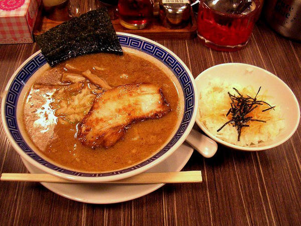 醤油ラーメン（並盛） 680円 ＋ ランチネギ丼 120円