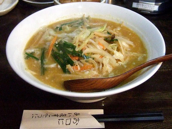 肉みそラーメン 893円