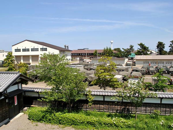 辰巳櫓から見た新発田駐屯地