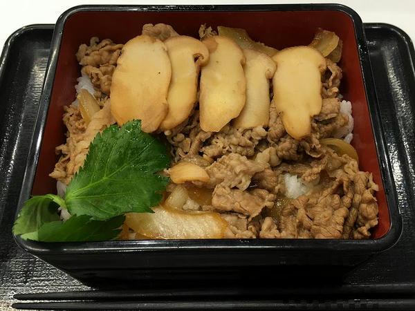 松茸牛丼 700円