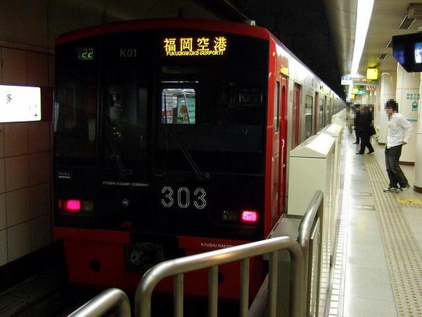 博多駅で発車を待つ488C