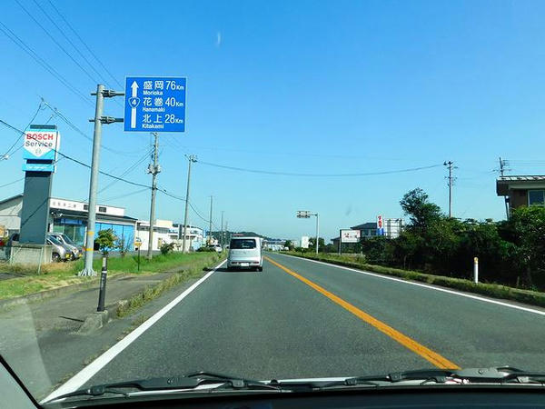 奥州市前沢の国道4号線を走行