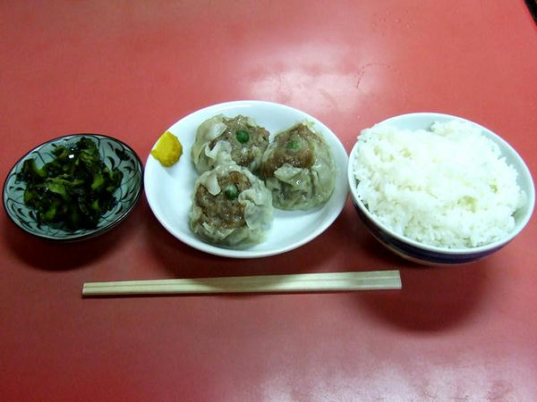 定食（塩ラーメン＋シューマイ＋小？ライス）800円の塩ラーメン