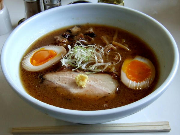 みそ 700円 ＋ 煮玉子 100円
