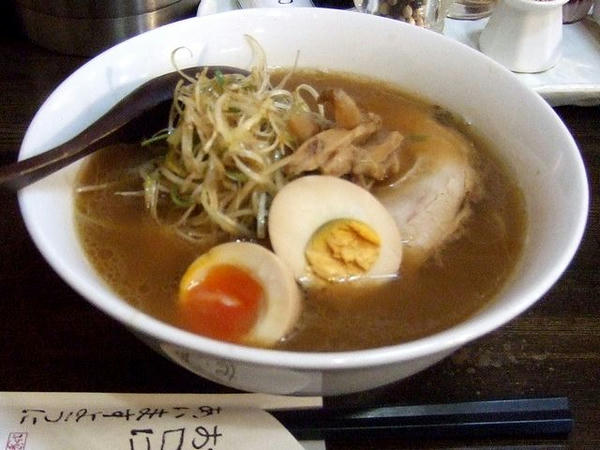 醤油チャーシューメン（黒ネギ） 787円