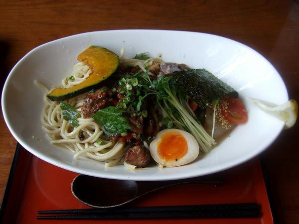 スパイシー塩冷やし（麺200g） 740円