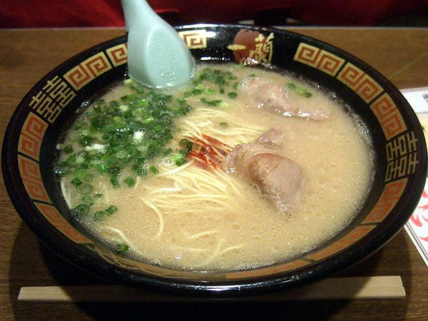 天然とんこつラーメン 690円