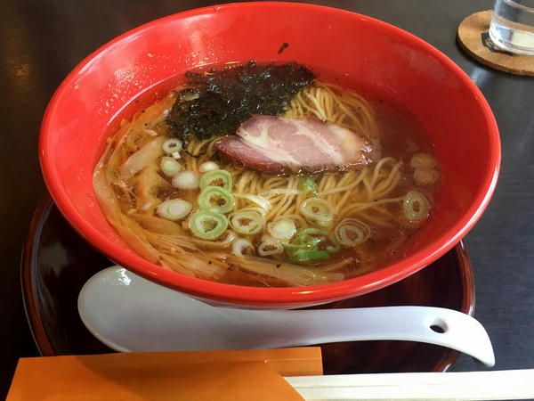 昔ながらの正油らー麺 580円（税別）