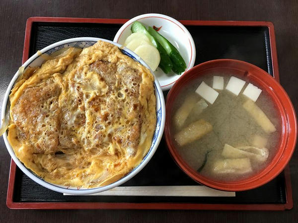 かつ丼 750円