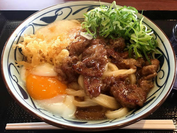 牛とろ玉うどん（大・温） 790円