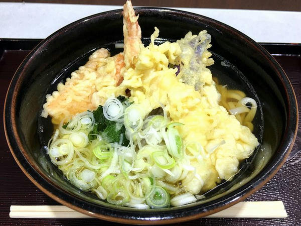 天ぷらうどん 700円