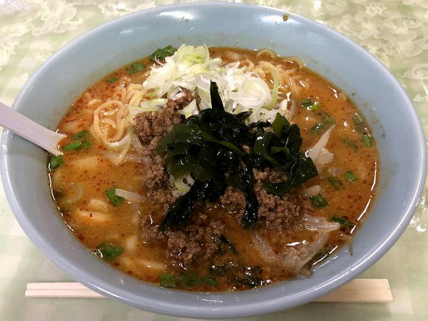 担々麺 720円