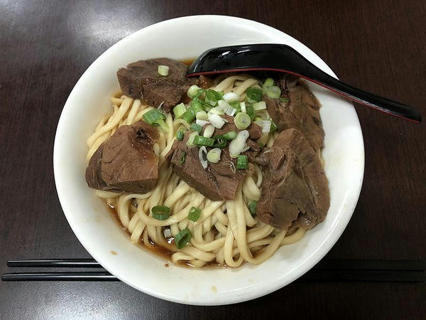 牛肉拌麺 110元 の牛肉拌麺本体