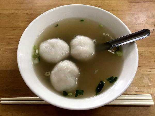 魚丸湯 33元