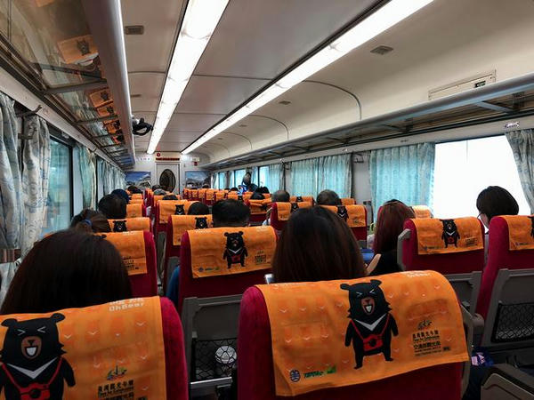 七堵行き506次莒光号の車内