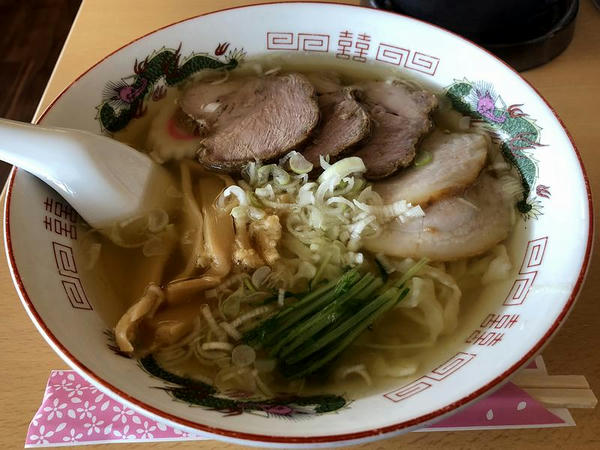 塩チャーシュー麺 850円