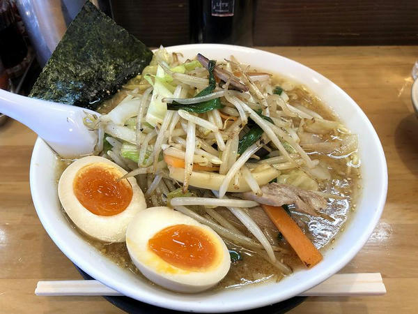 野菜たっぷり味噌ラーメン 890円 ＋味付玉子 100円
