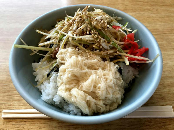 ネギとろろ丼 390円