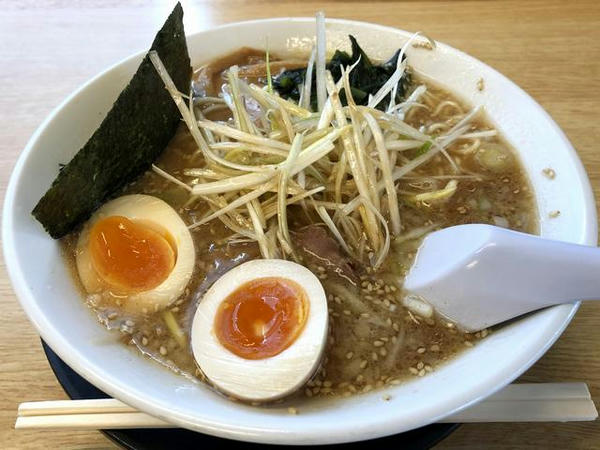 ネギ味噌ラーメン 820円 ＋ 味付玉子 100円