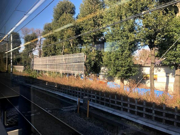 小平霊園横を通過
