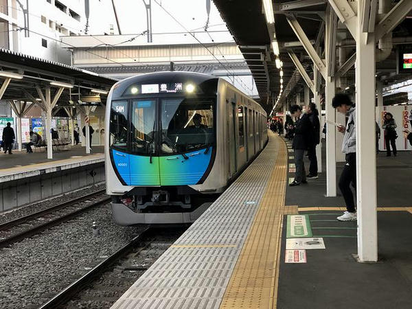 所沢駅に入線するS-TRAIN104号