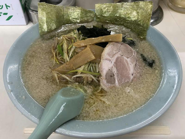 ネギラーメン（コッテリスープ） 740円