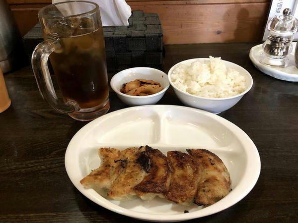 餃子ランチ（こってり醤油） 850円 の焼き餃子・小ライスなど