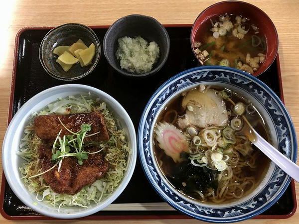 ミニソースカツ丼と半ラーメンセット 1000円