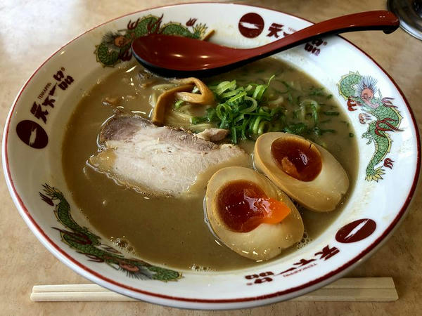 明太子ごはん定食のこってりラーメンと味つき玉子