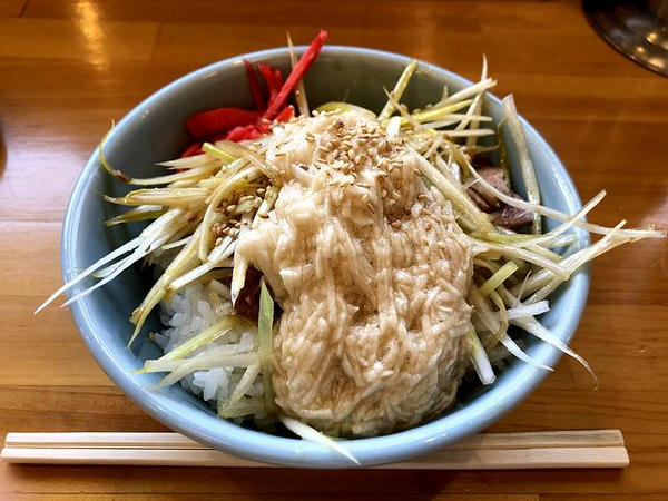 ネギとろろ丼 390円