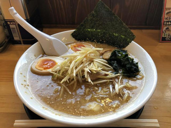 ネギ味噌ラーメン 820円 ＋ 味付玉子 100円