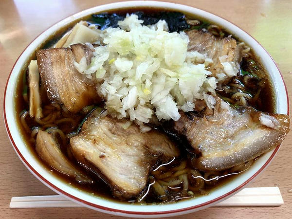 ラーメン 800円 ＋ やくみ 50円