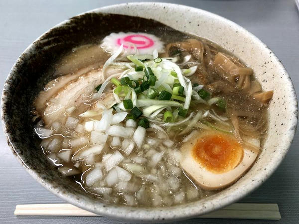 淡麗煮干しチャーシュー麺 950円