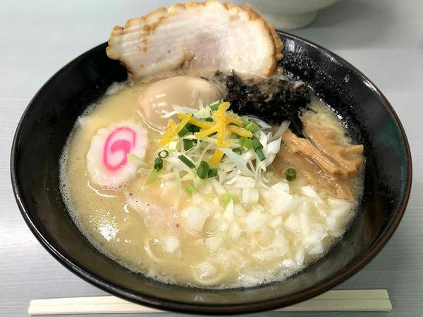 幸乃鶏そば 896円